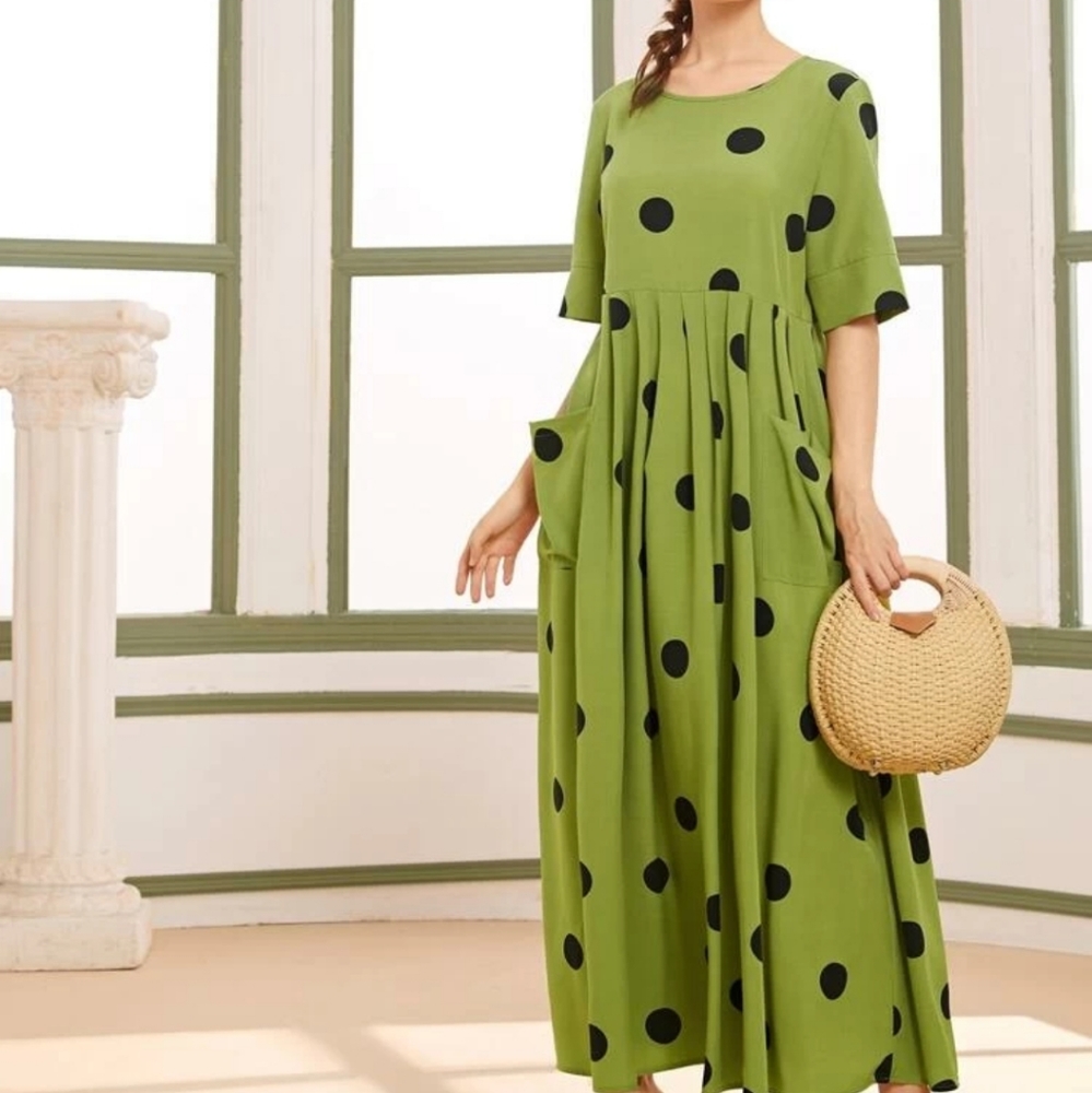**SOLD** Large polka dot maxi dress with sleeve